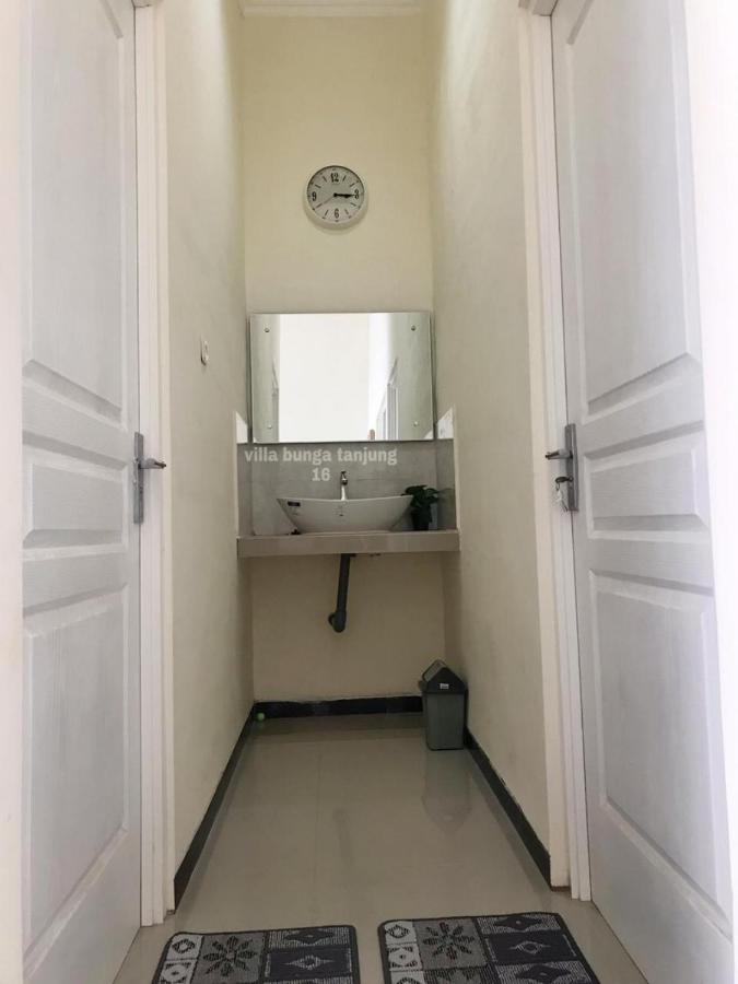 Villa Syariah Bunga Tanjung 16 Batu  Exterior photo